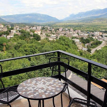 Guest House Amades Gjirokaster Bagian luar foto