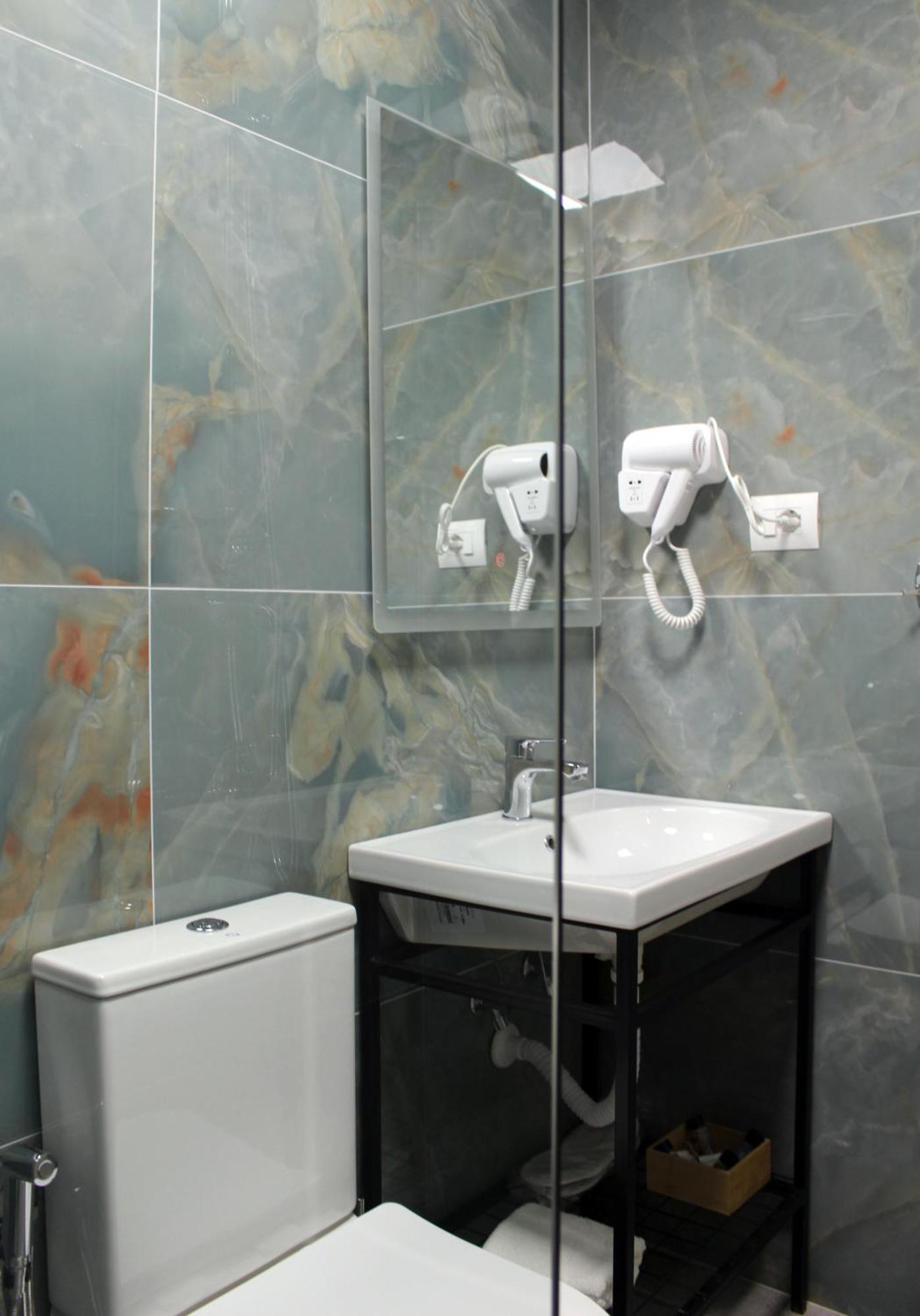 Guest House Amades Gjirokaster Bagian luar foto