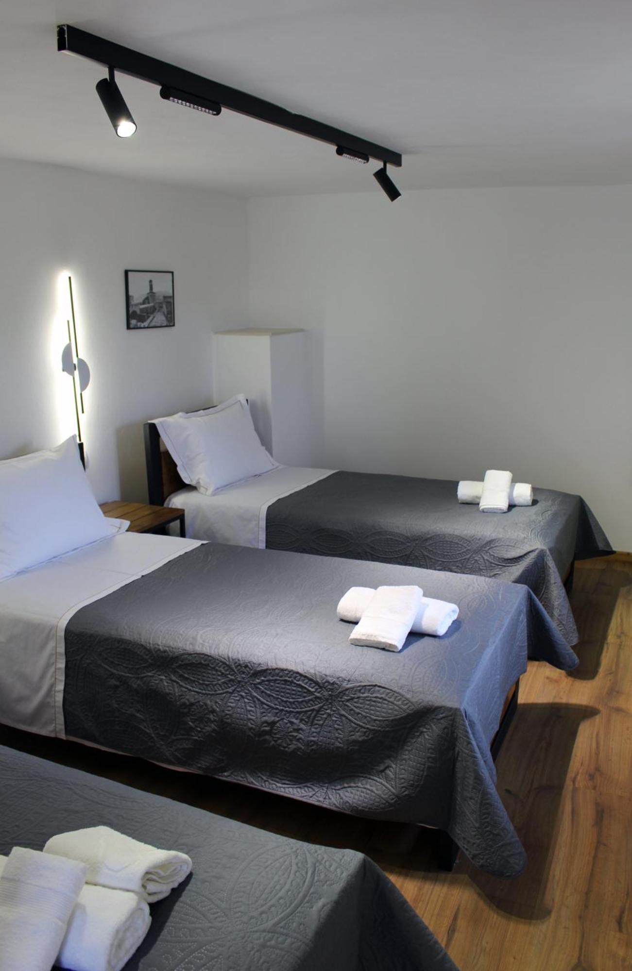 Guest House Amades Gjirokaster Bagian luar foto