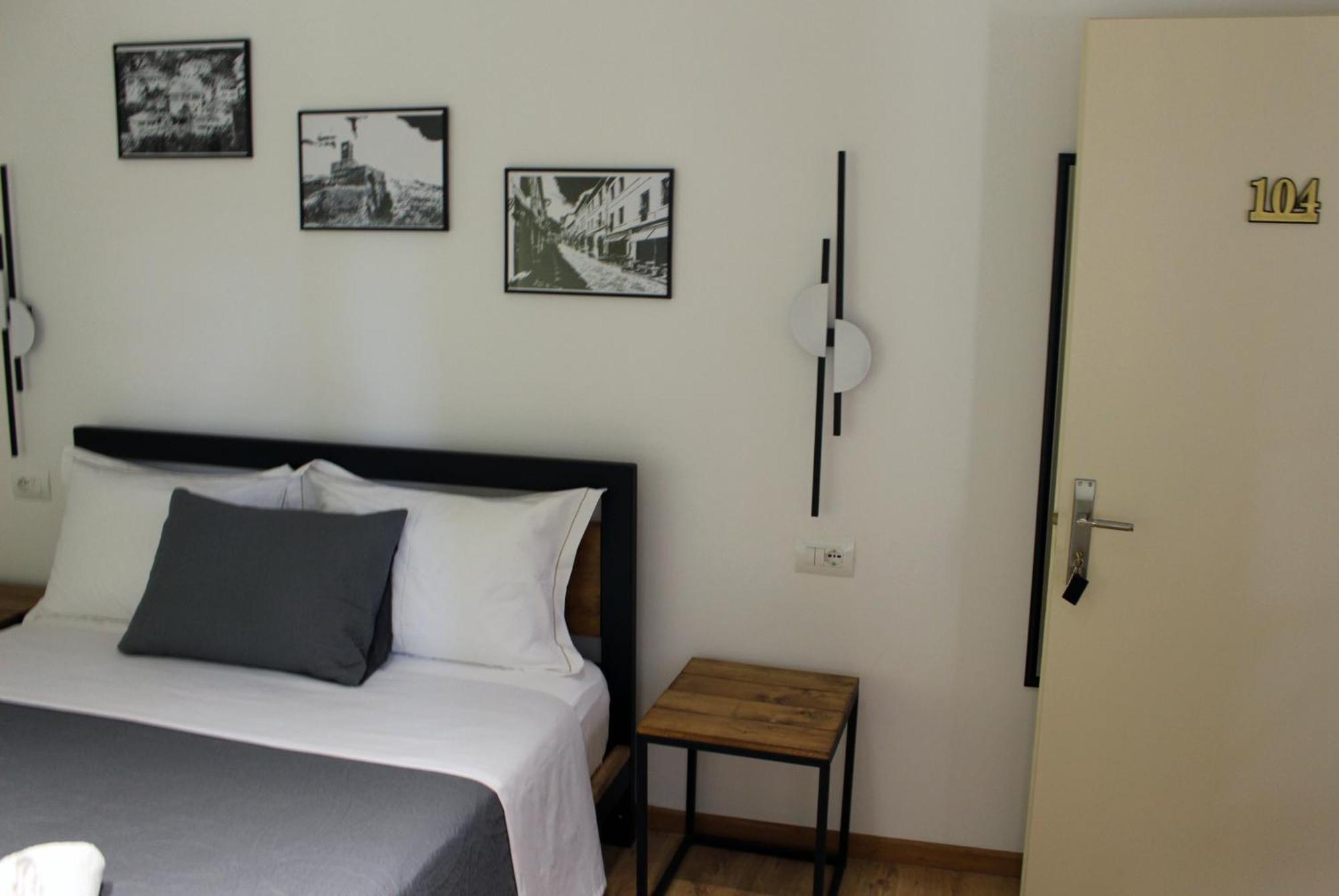 Guest House Amades Gjirokaster Bagian luar foto