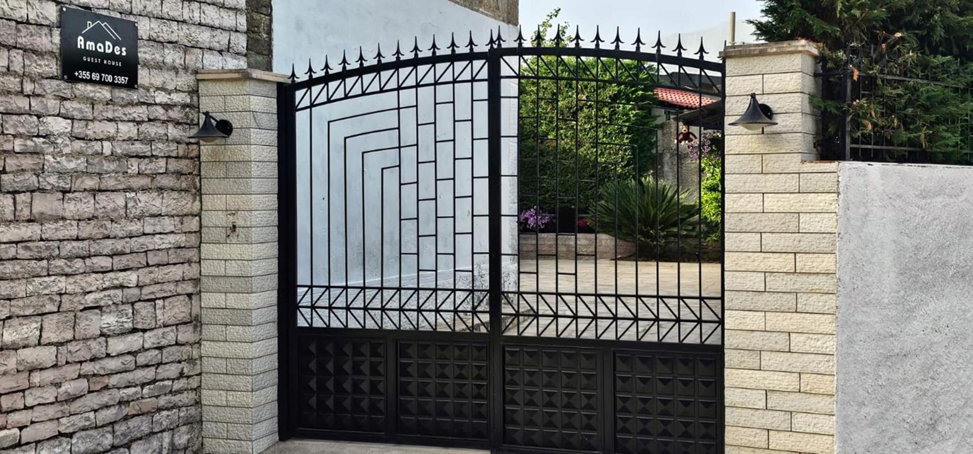 Guest House Amades Gjirokaster Bagian luar foto