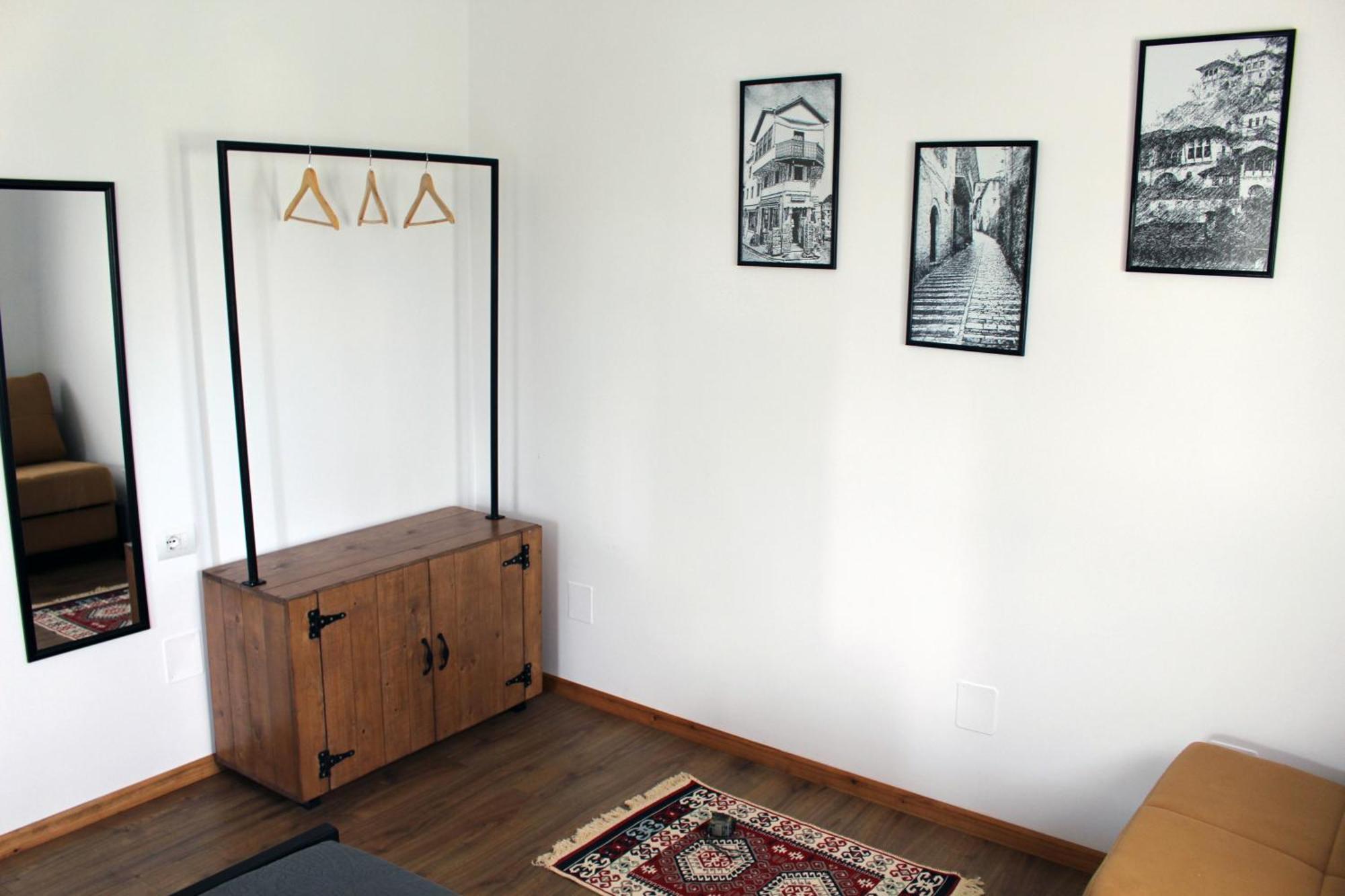Guest House Amades Gjirokaster Bagian luar foto