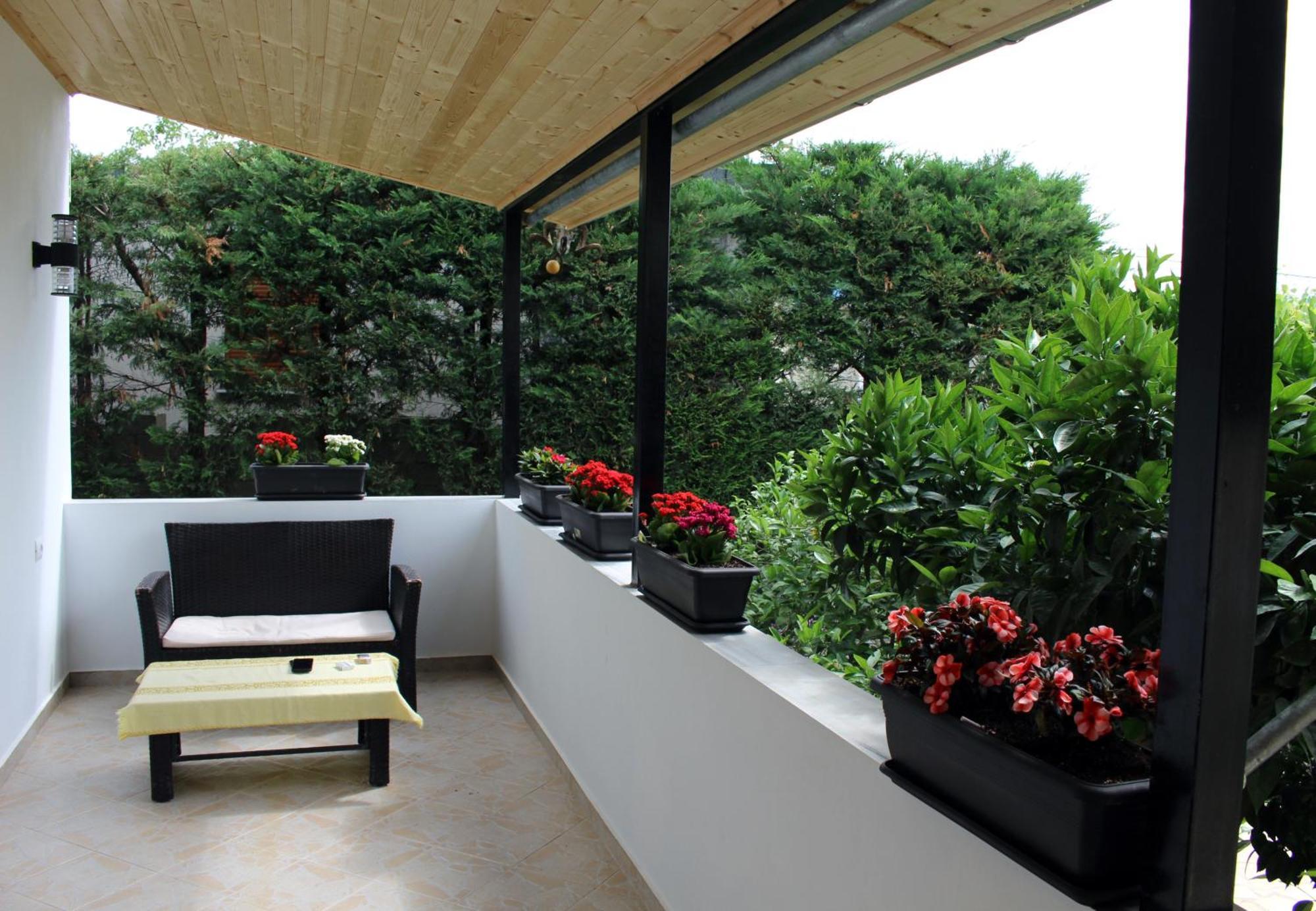 Guest House Amades Gjirokaster Bagian luar foto