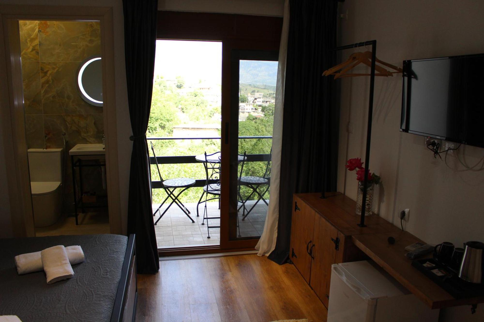 Guest House Amades Gjirokaster Bagian luar foto