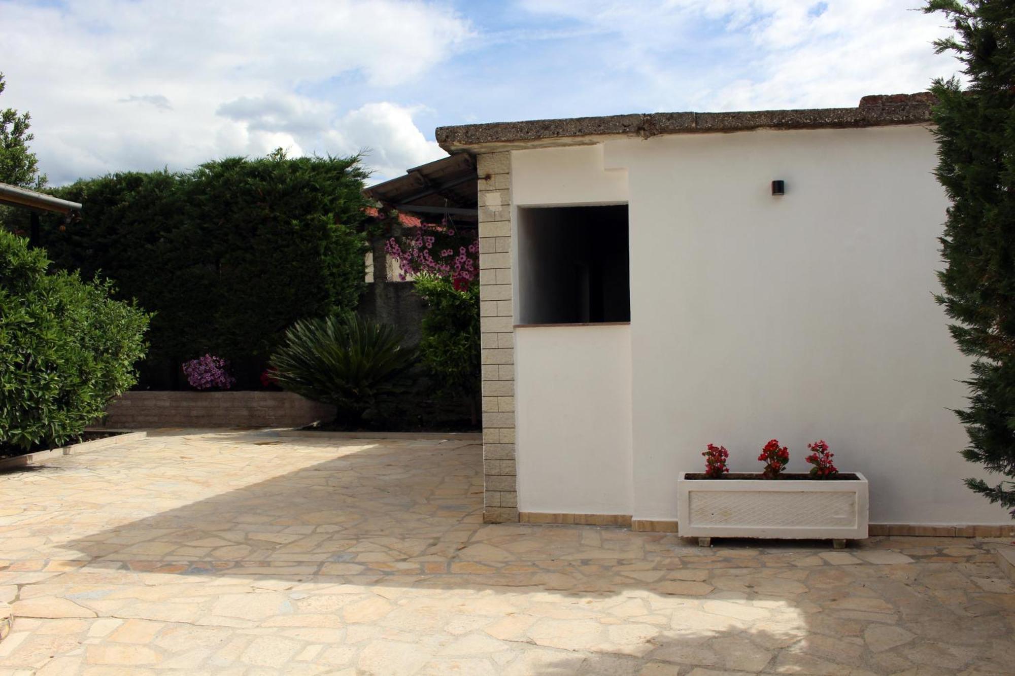Guest House Amades Gjirokaster Bagian luar foto