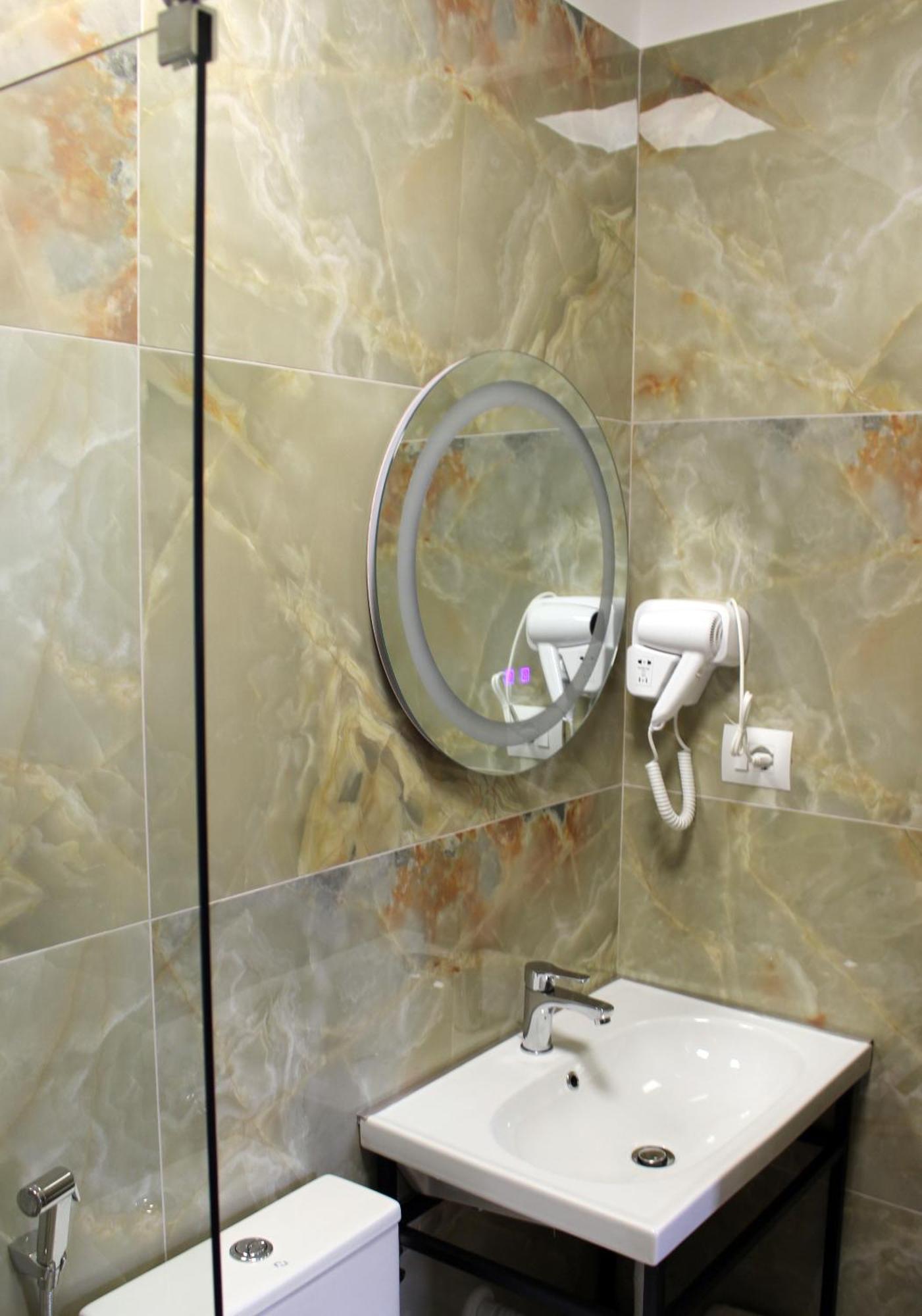 Guest House Amades Gjirokaster Bagian luar foto